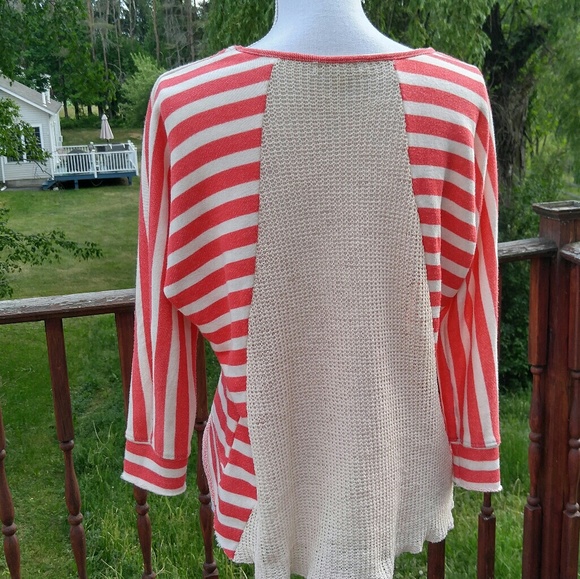 Soft casual crochet-back sweater, size Medium - Picture 4 of 5